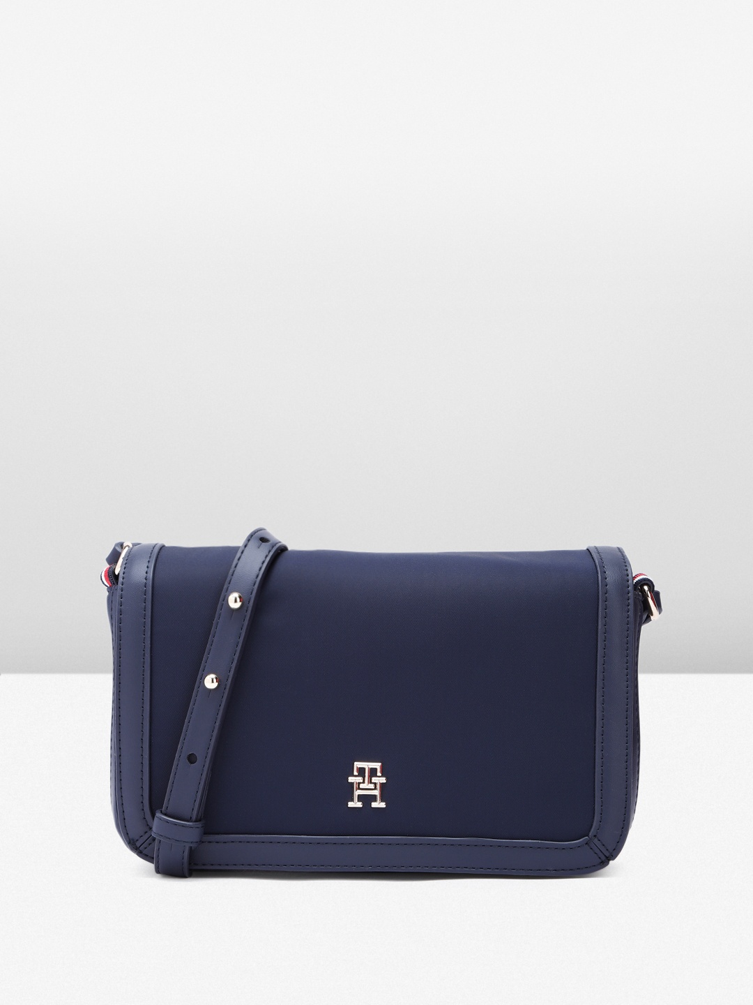 

Tommy Hilfiger Women Solid Sling Bag, Navy blue