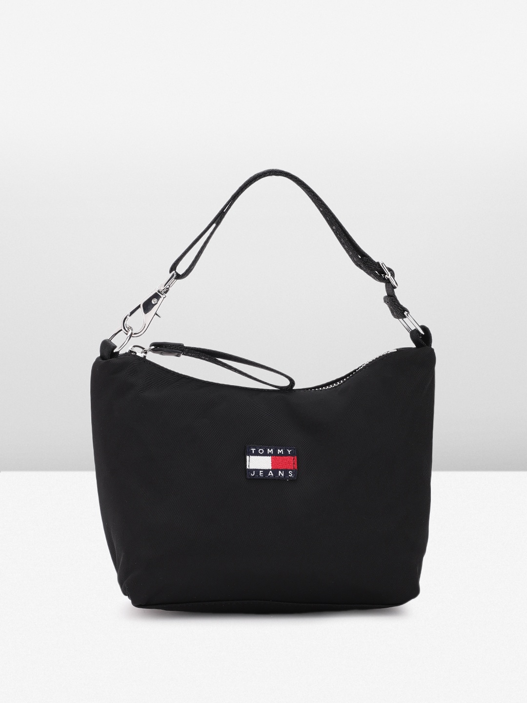 

Tommy Hilfiger Women Solid Hobo Bag, Black