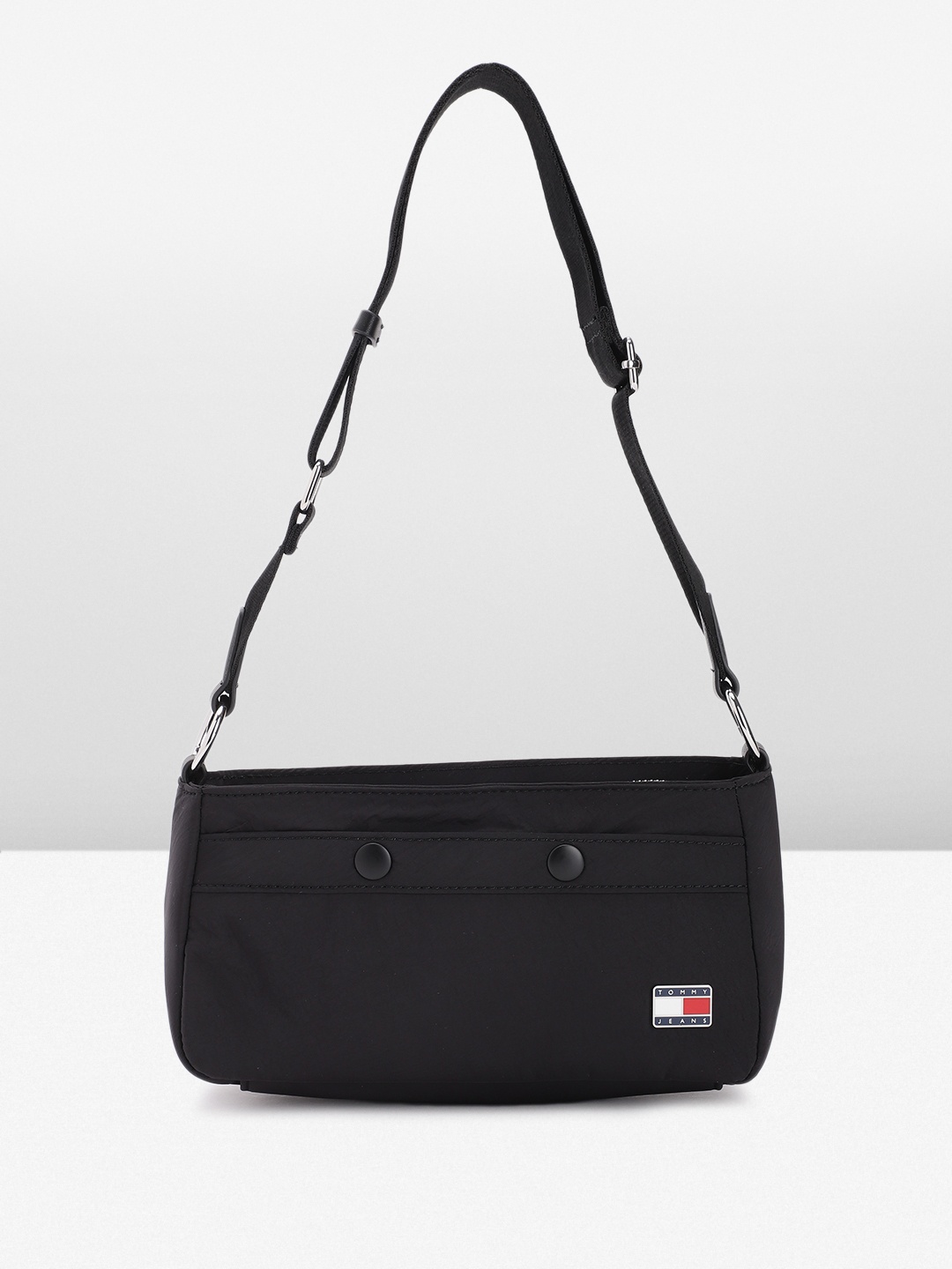 

Tommy Hilfiger Women Solid Shoulder Bag, Black