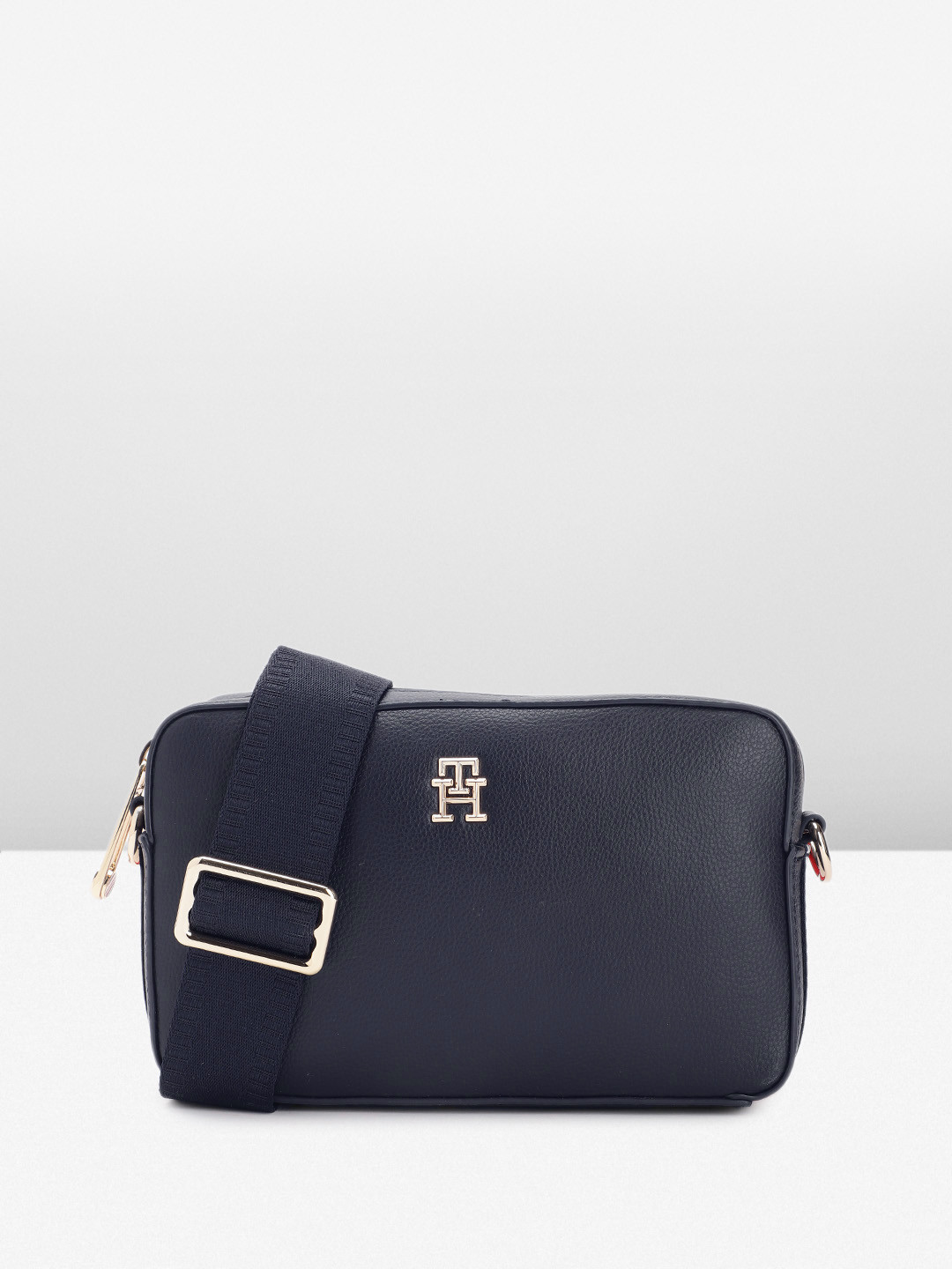 

Tommy Hilfiger Women Solid Sling Bag, Blue