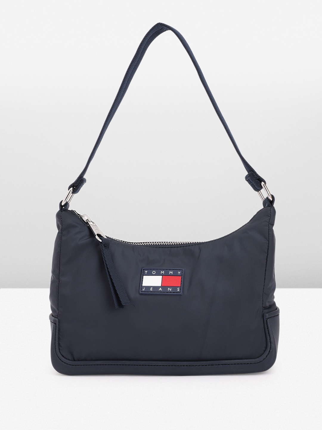 

Tommy Hilfiger Women Solid Hobo Bag, Blue