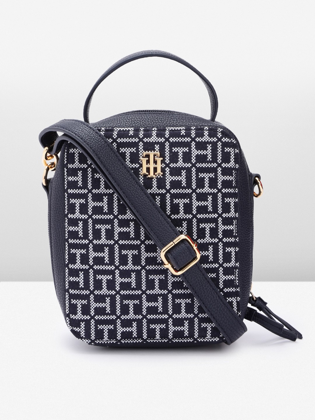 

Tommy Hilfiger Textured Sling Bag, Navy blue