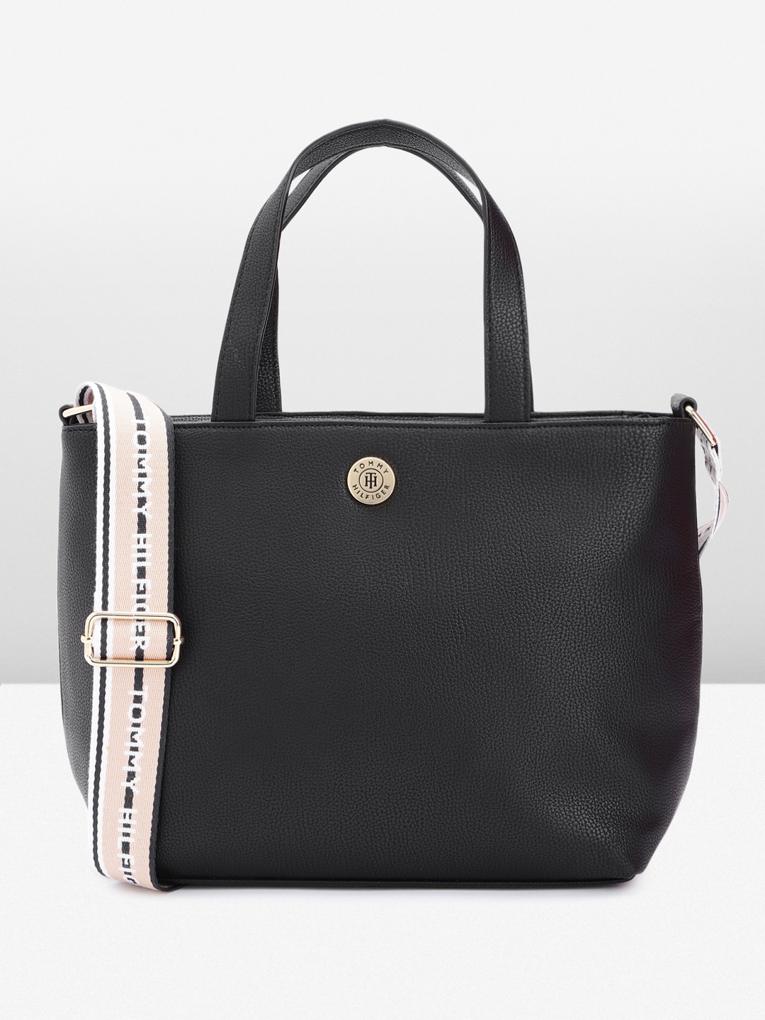 

Tommy Hilfiger Women Solid Handheld Bag, Black