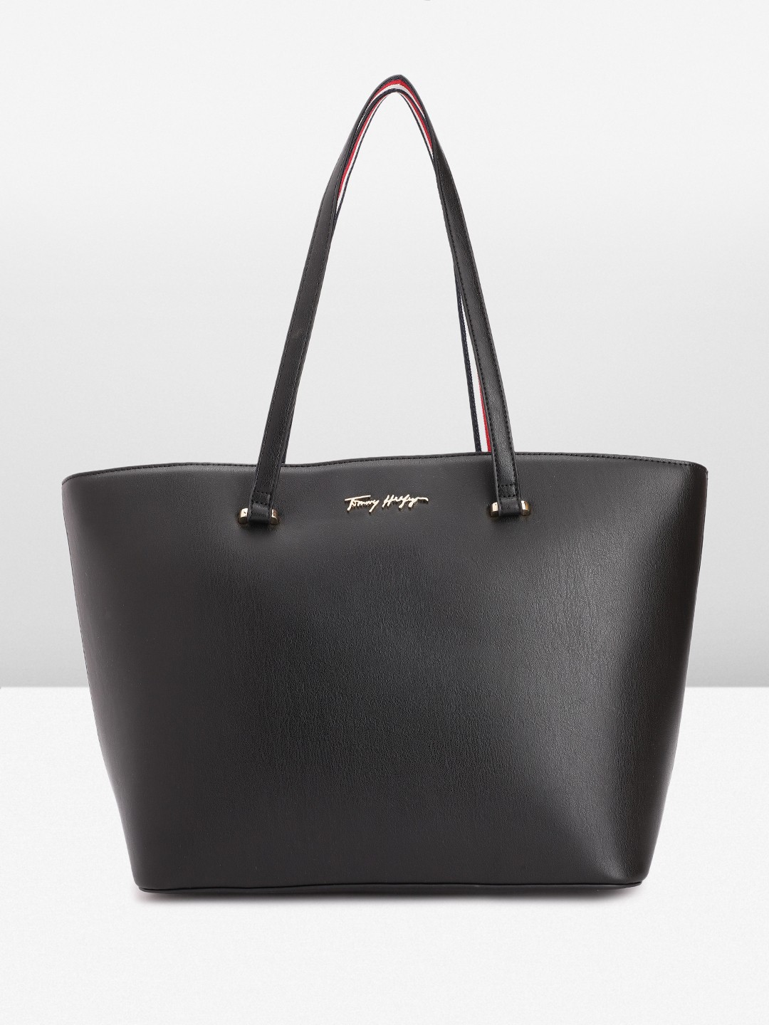 

Tommy Hilfiger Women Solid Shoulder Bag, Black