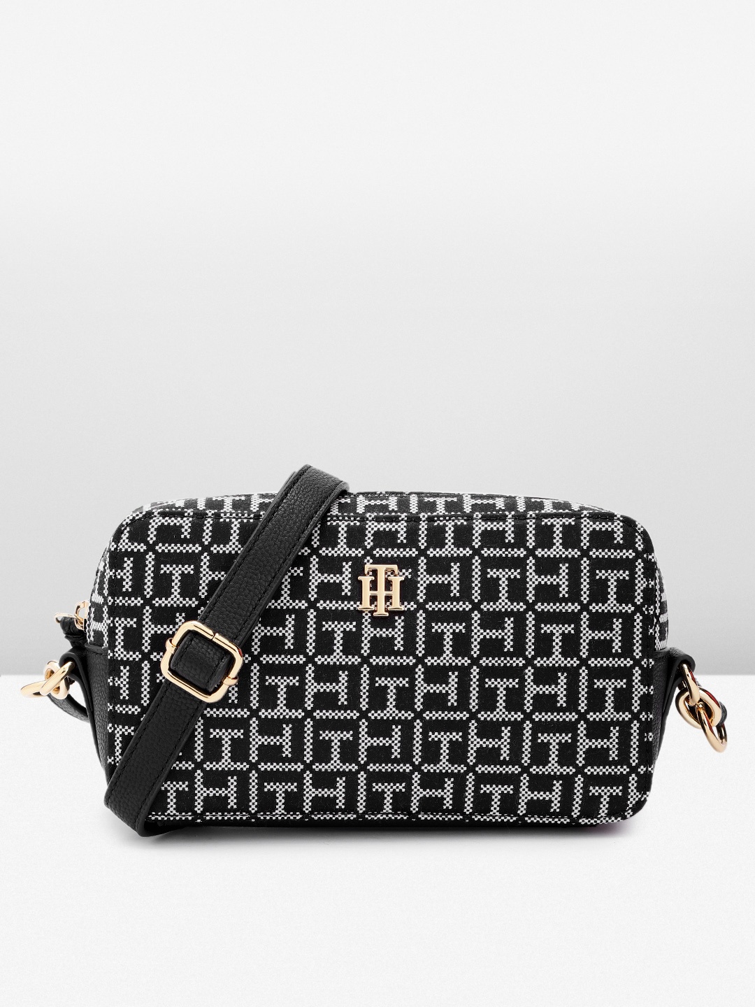 

Tommy Hilfiger Textured Sling Bag, Black