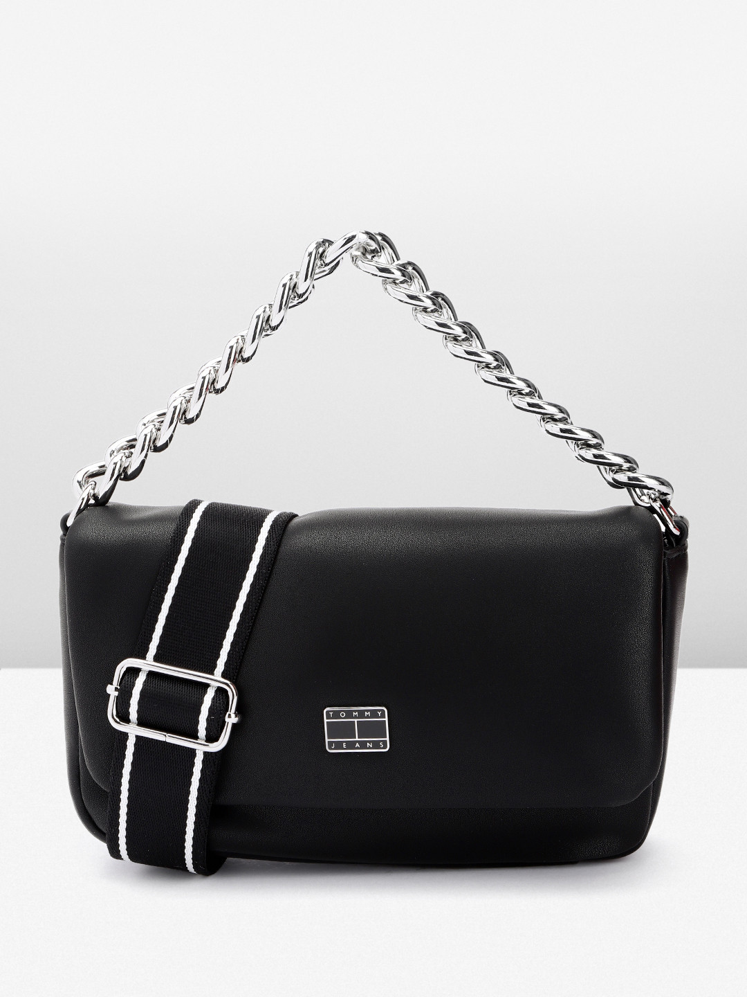 

Tommy Hilfiger Solid Structured Handheld Bag, Black