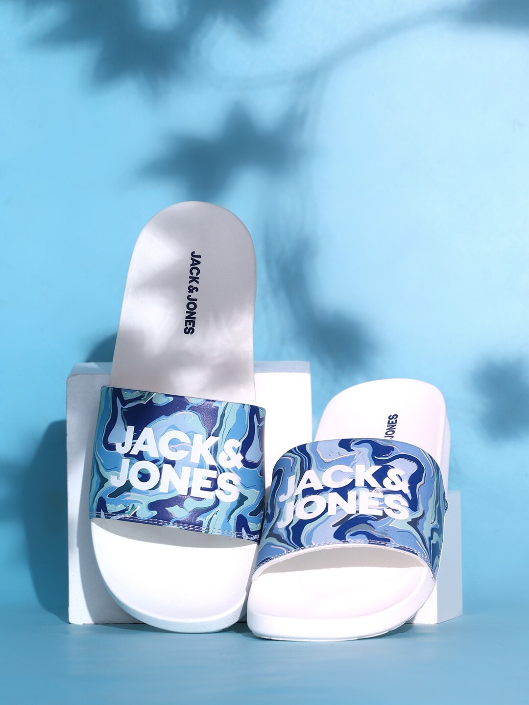 

Jack & Jones Men Printed Sliders, White