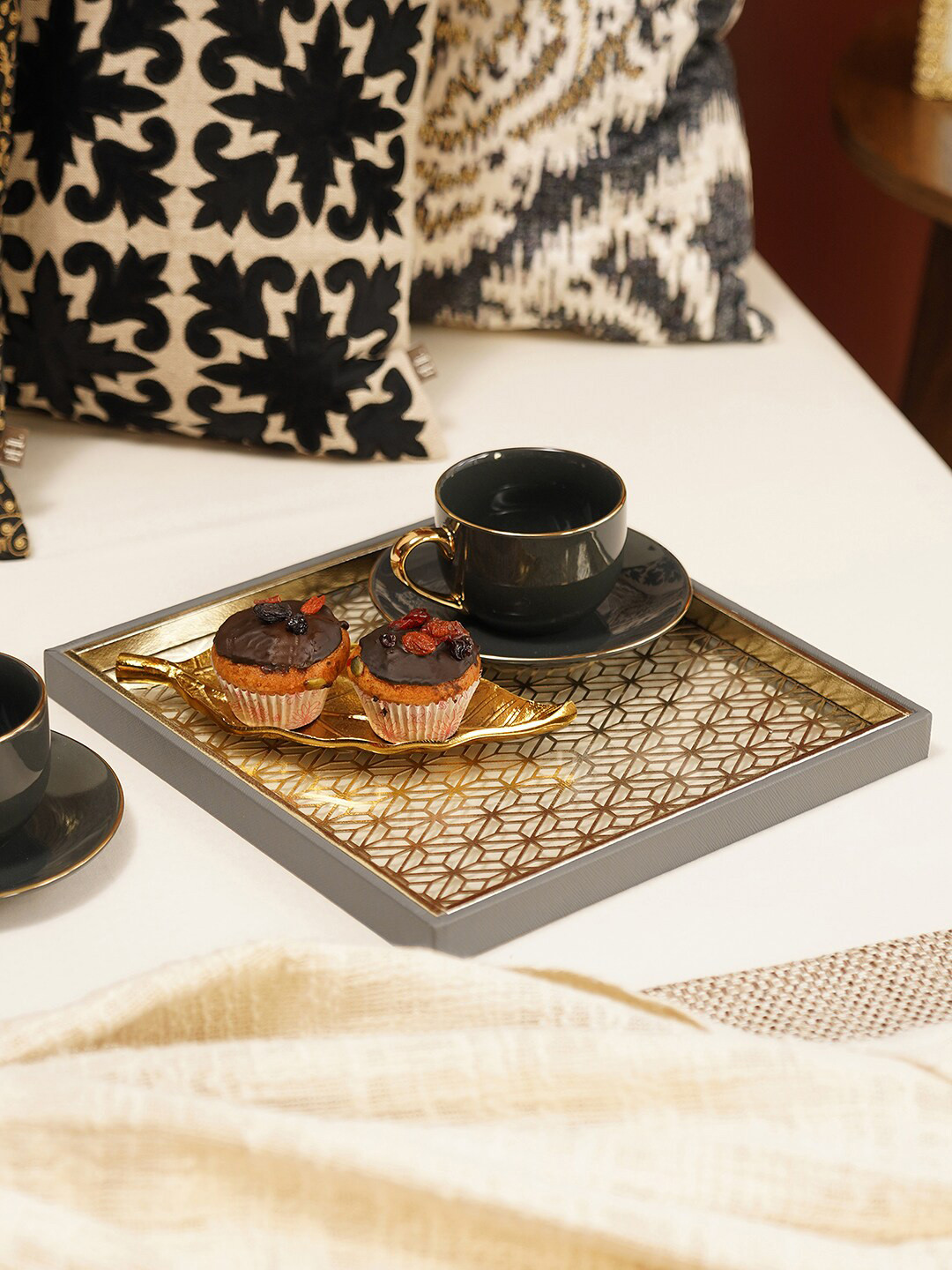 

Pure Home and Living Grey & Brown Sqaure Glass Tray Serveware