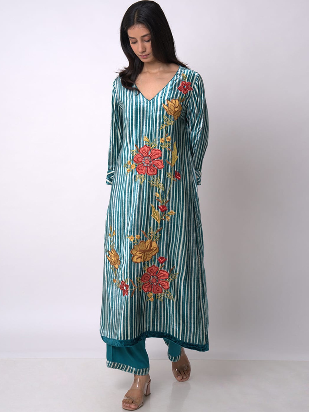 

Ganga Women Floral Regular Raw Silk Kurta with Palazzos & With Dupatta, Blue