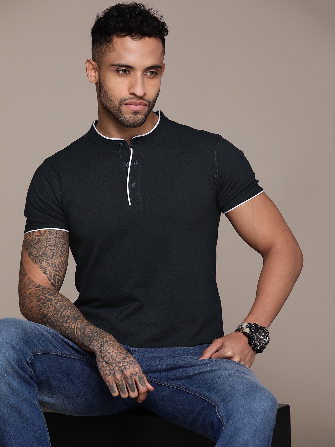 

Roadster Men Henley Neck Indigo Pure Cotton T-shirt, Navy blue