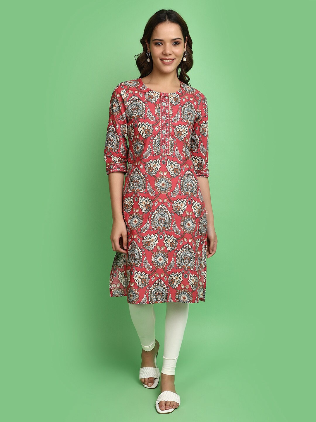 

V-Mart Floral Printed Gotta Patti Round Neck Straight Kurta, Maroon