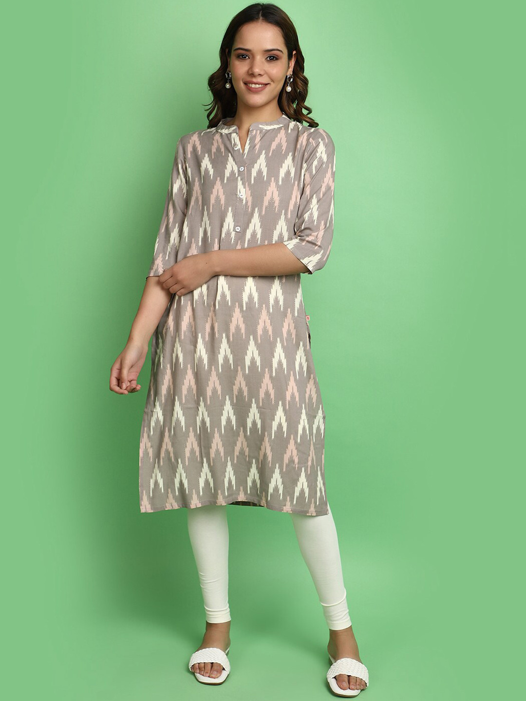 

V-Mart Ethnic Motifs Printed Mandarin Collar Straight Kurta, Grey