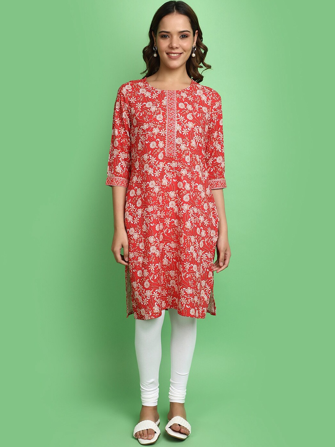 

V-Mart Floral Printed Gotta Patti Round Neck Straight Kurta, Red