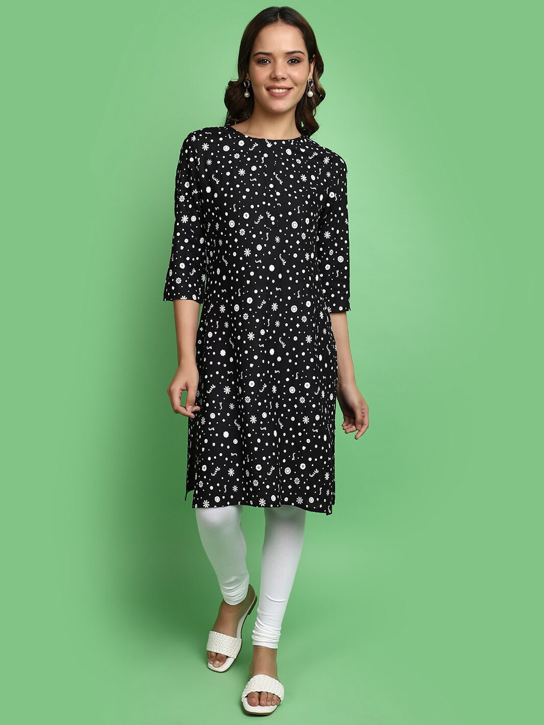 

V-Mart Geometric Printed Round Neck Straight Kurta, Black