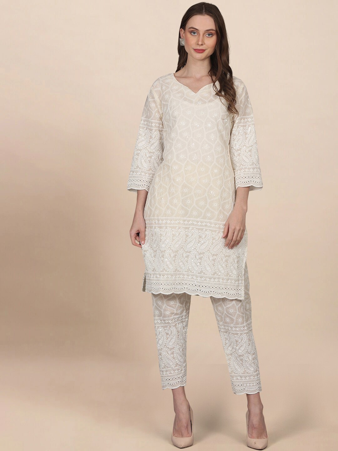 

pinfit Paisley Embroidered Regular Sequinned Pure Cotton Kurta With Trousers, White