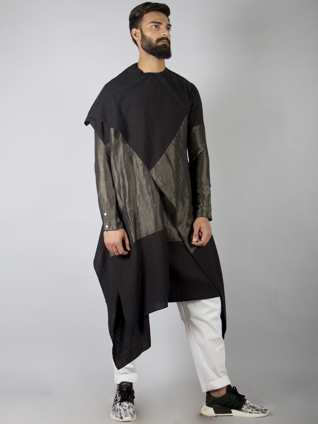 

Antar-Agni Colourblocked Linen Saint Zari Woven Design Kurta with Pyjamas Pants, Black