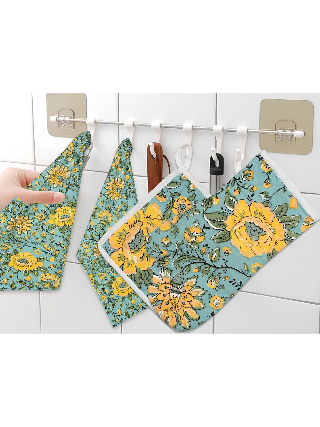 

Texstylers Yellow 4 Pieces Printed Cotton Kitchen Linen Sets