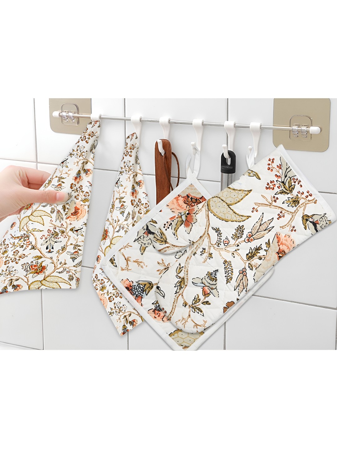

Texstylers Orange 4 Pieces Printed Cotton Kitchen Linen Sets