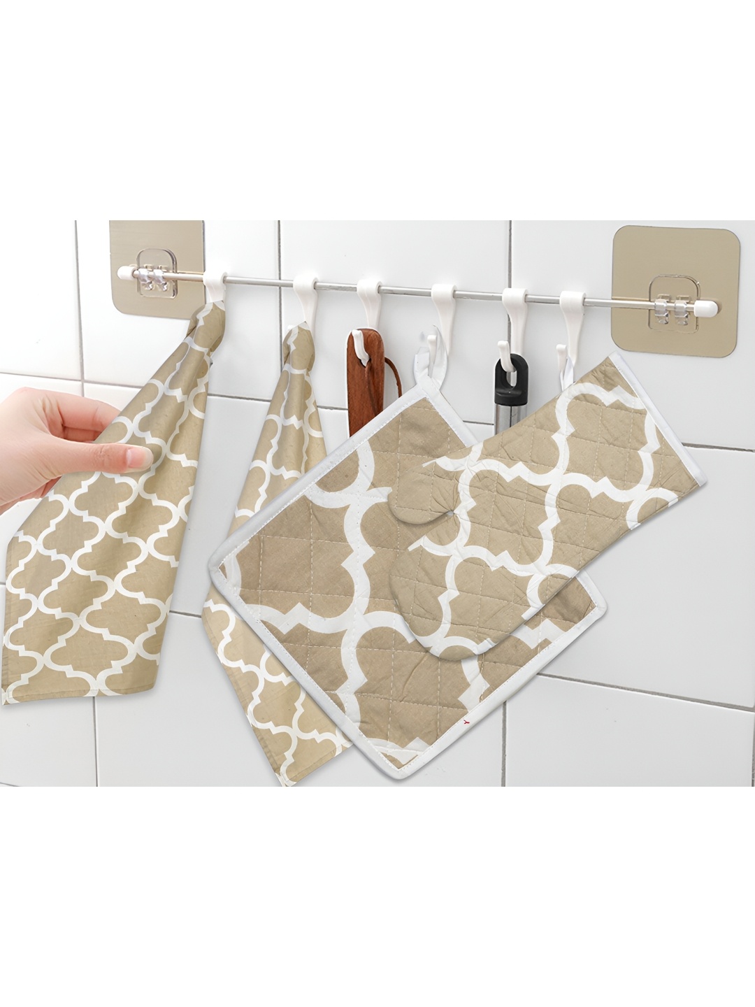 

Texstylers Beige 4 Pieces Printed Kitchen Linen Set