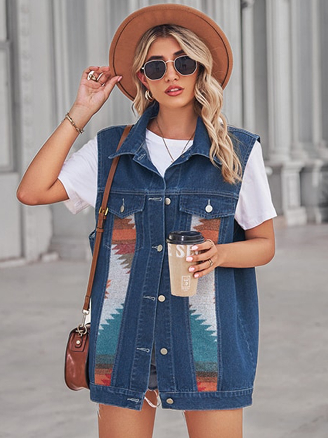 

StyleCast Blue Geometric Printed Spread Collar Denim Jacket