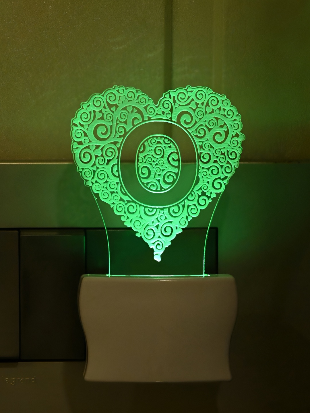 

Afast Transparent & White Printed Abstract Shaped Wall Lamp