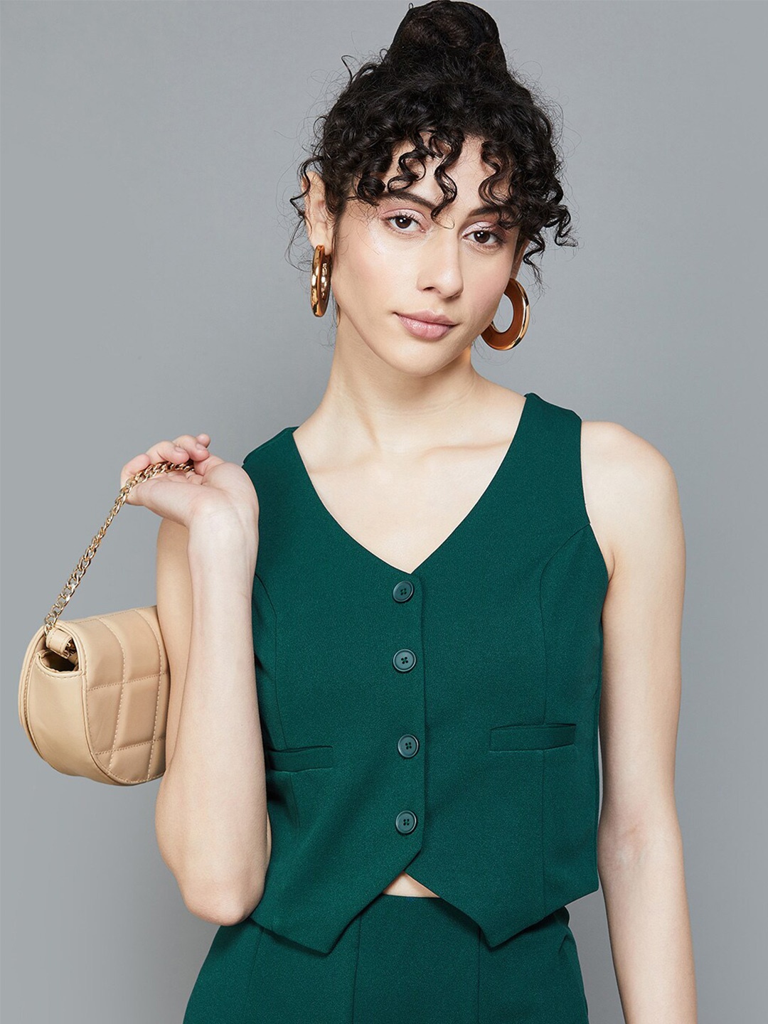 

Ginger by Lifestyle Green V-Neck Sleeveless Top