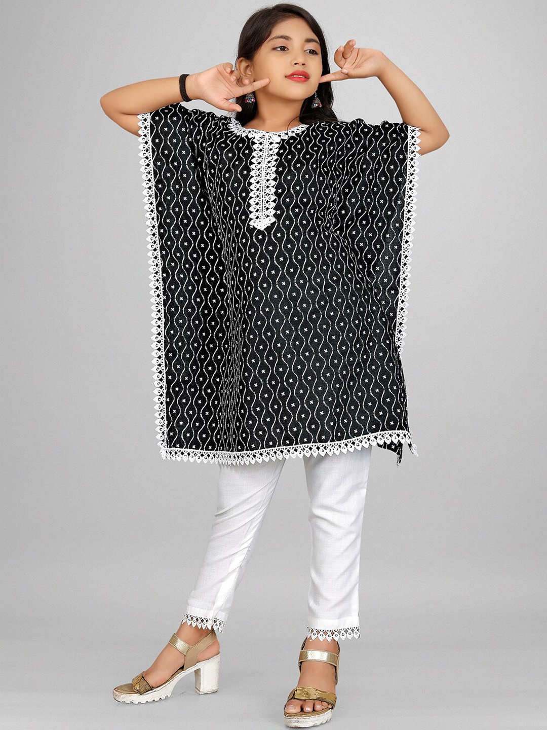 

BAESD Girls Black Ethnic Motifs Printed Regular Thread Work Kurta with Trousers