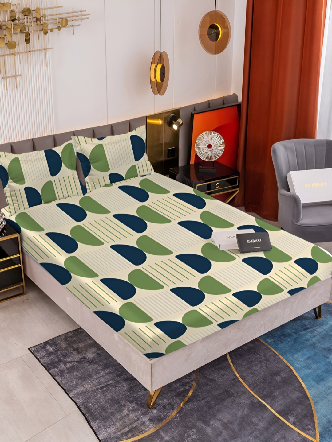 

HOMECRUST Cream & Green Abstract Fitted 210 TC Queen Bedsheet With 2 Pillow Covers