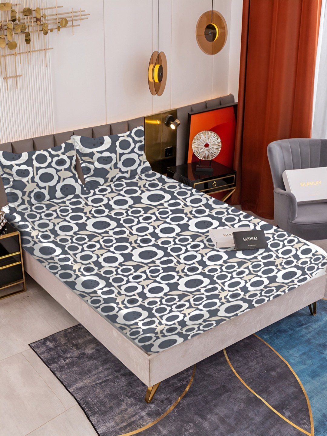 

HOMECRUST Blue & White Geometric Fitted 210 TC Queen Bedsheet with 2 Pillow Covers