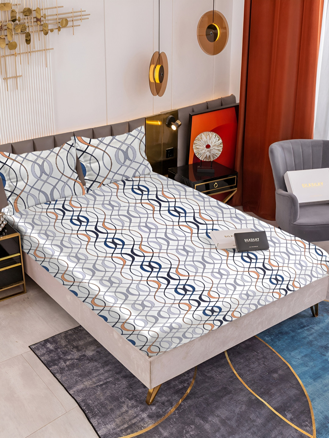 

HOMECRUST White Geometric 210 TC Queen Bedsheet with 2 Pillow Covers