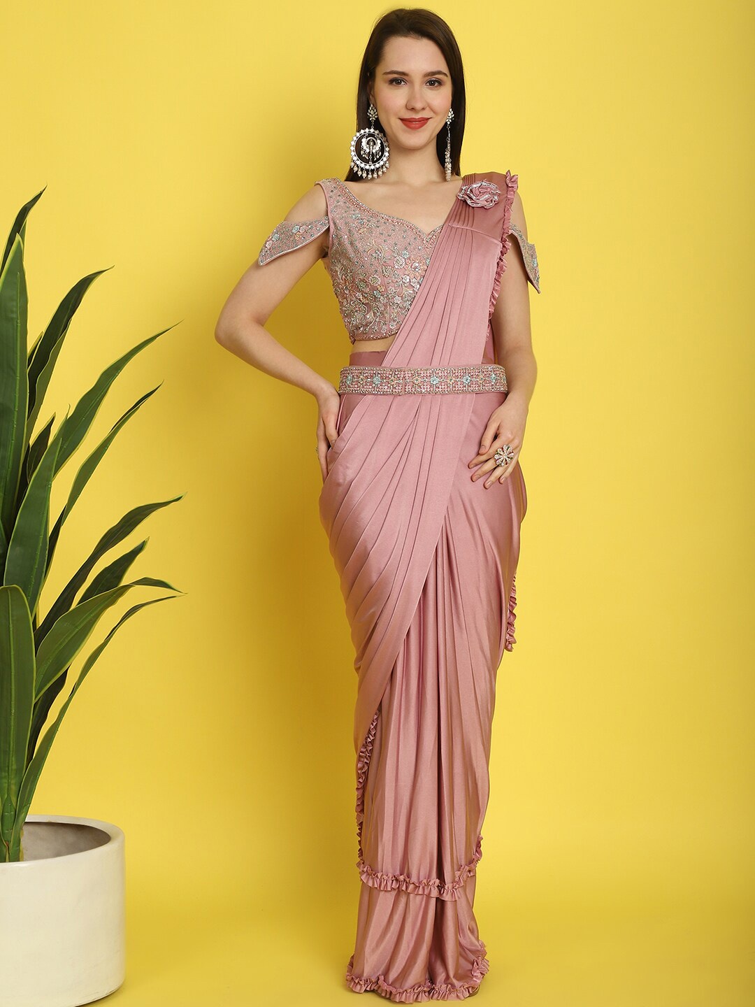 

Grancy Sequinned Detailed Ready to Wear Saree, Pink