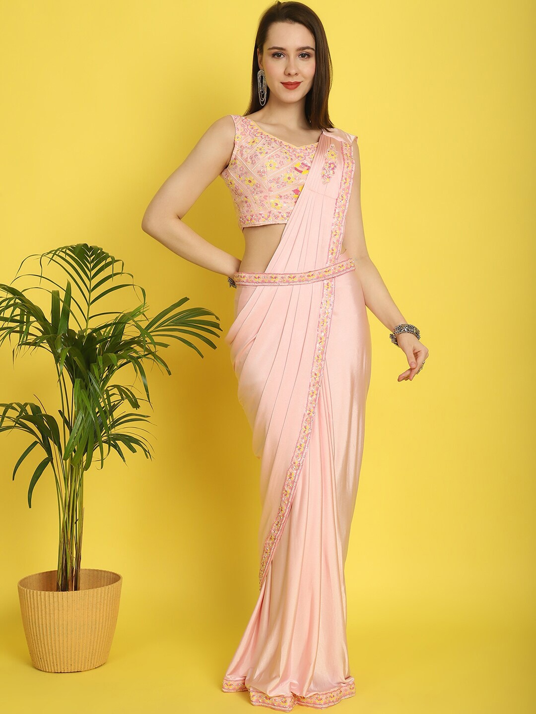 

Grancy Sequinned Detailed Ready to Wear Saree, Pink