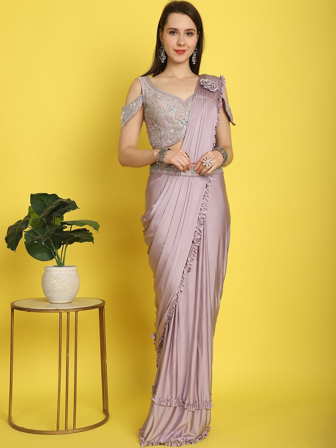 

Grancy Sequinned Detailed Ready to Wear Saree, Mauve