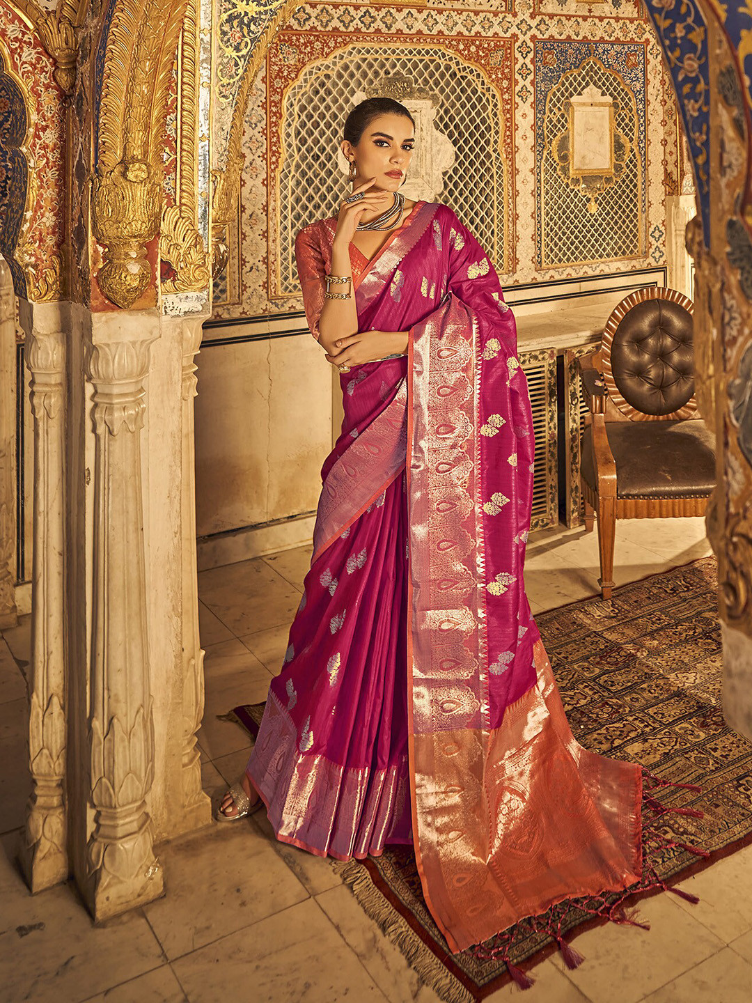 

elora Ethnic Motifs Woven Design Zari Kanjeevaram Saree, Pink