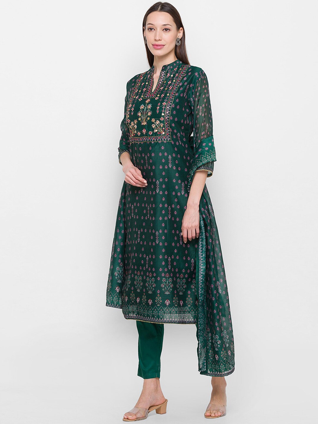 

ODETTE Floral Printed Regular Gotta Patti Chanderi Silk Kurta With Trousers & Dupatta, Green