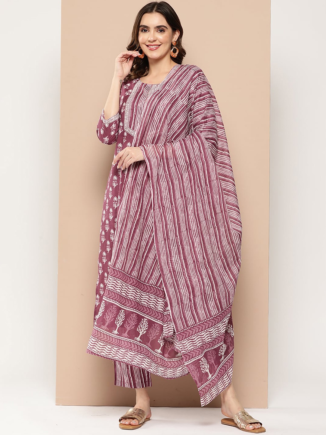 

ODETTE Floral Printed Regular Kurta with Trousers & Dupatta, Purple