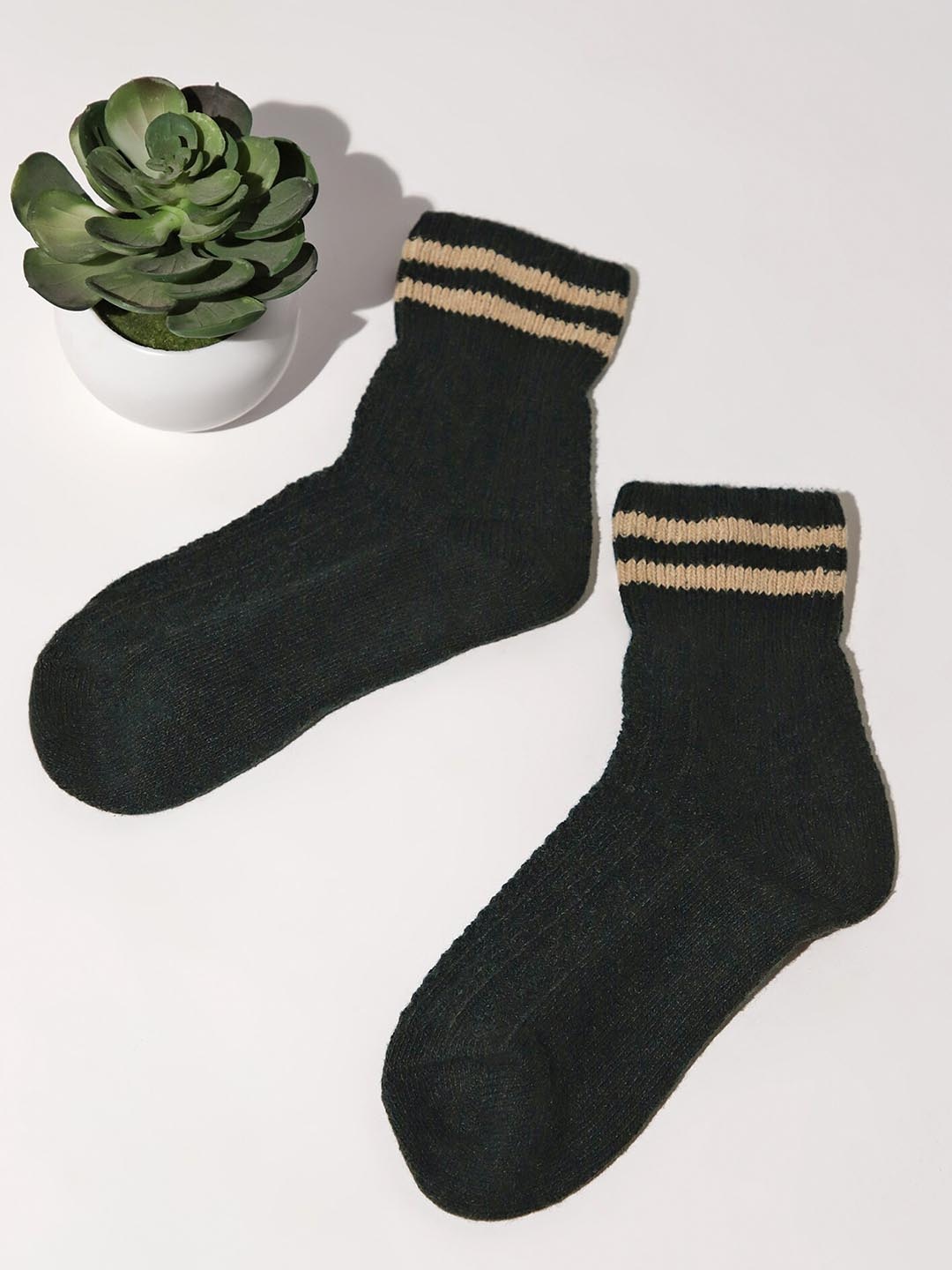 

LULU & SKY Women Calf-Length Socks, Green
