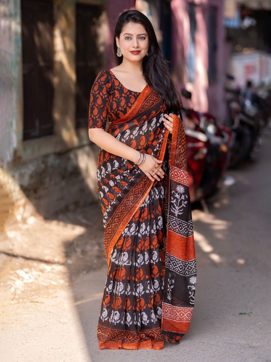 

STAVA CREATION Ethnic Motifs Linen Blend Saree, Orange