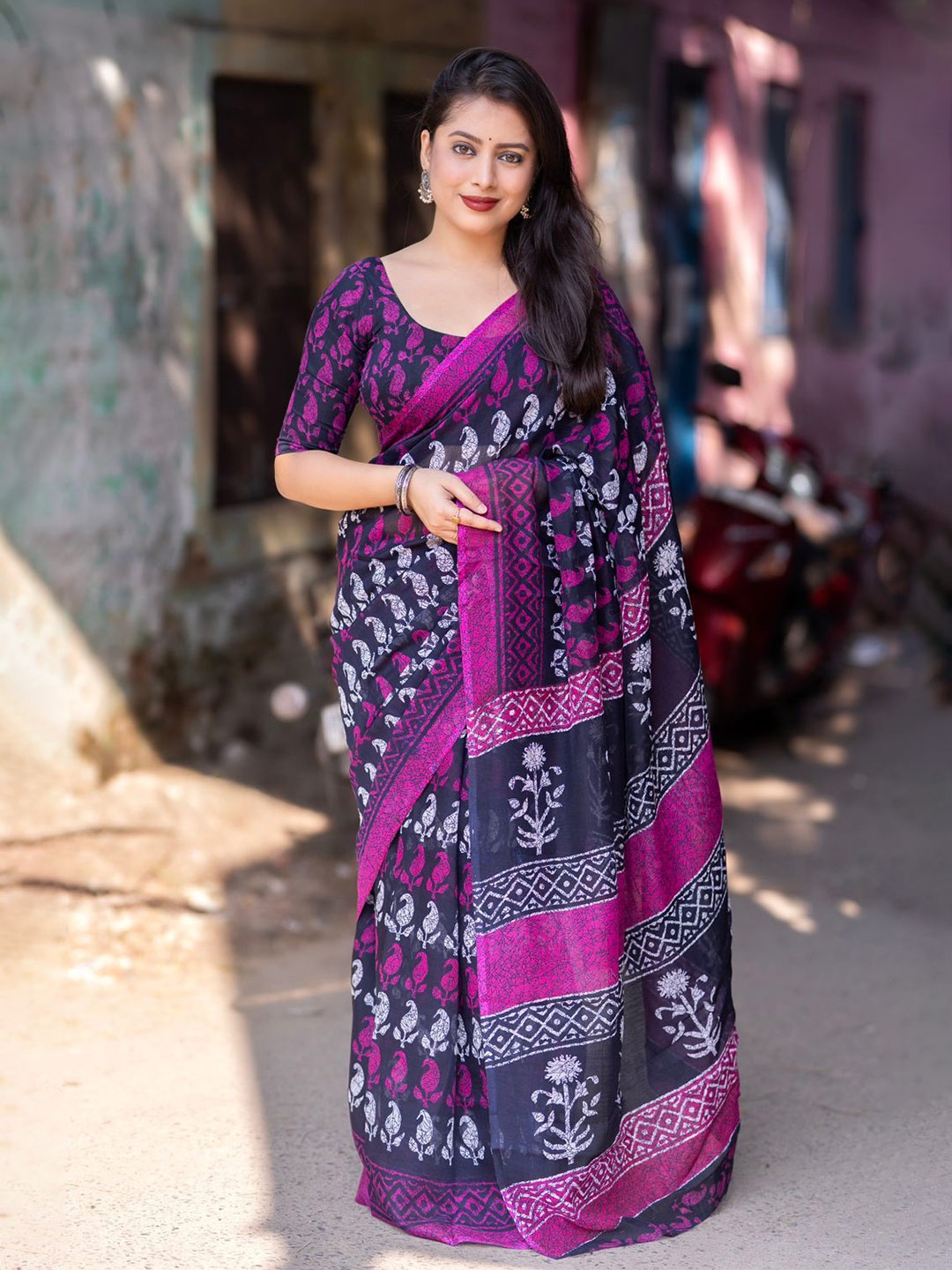 

STAVA CREATION Paisley Linen Blend Ready to Wear Saree, Pink