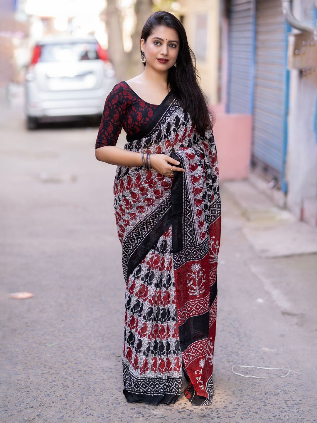 

STAVA CREATION Paisley Linen Blend Saree, Maroon