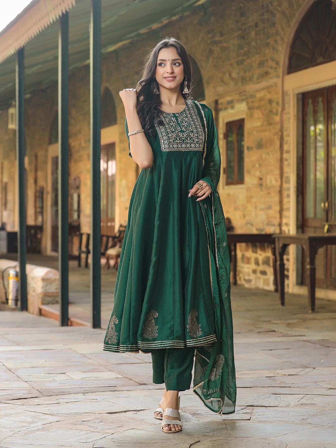 

AHIKA Ethnic Motifs Yoke Design Anarkali Kurta & Trousers With Dupatta, Green