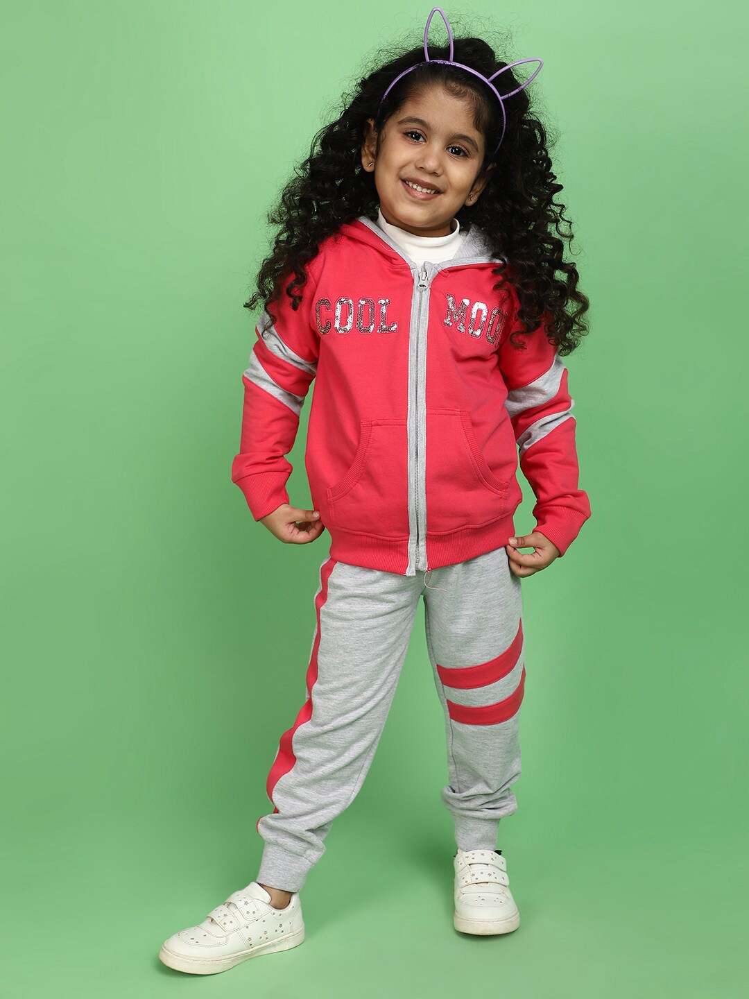 

V-Mart Girls Printed Pure Cotton Sweatshirt With Joggers, Fuchsia