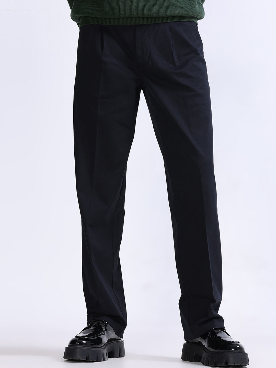 

Tailoraedge Men Relaxed Mid-Rise Pleated Trousers, Black