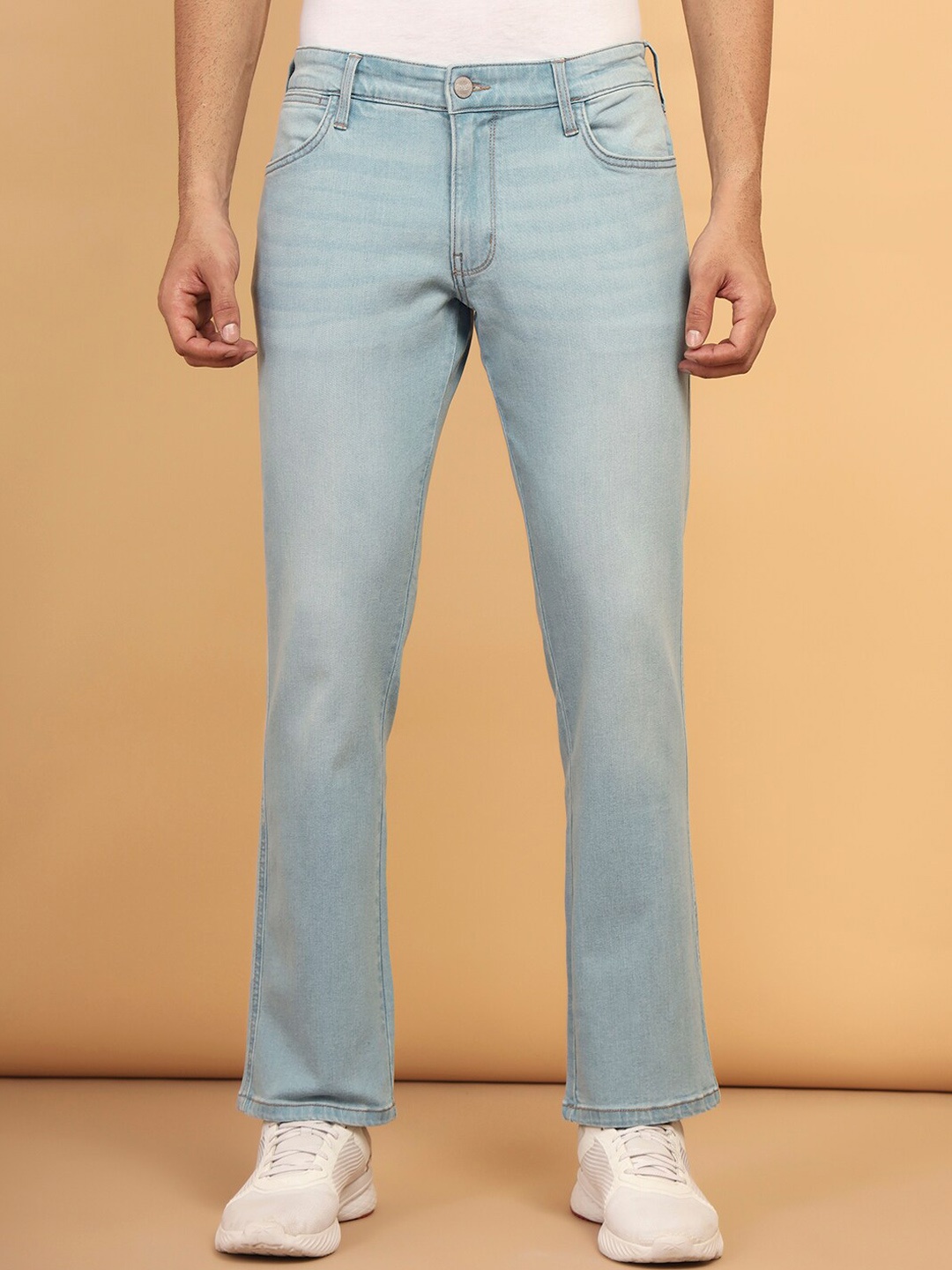 

Wrangler Men Millard Straight Fit Mid Rise Clean Look Cotton Jeans, Blue