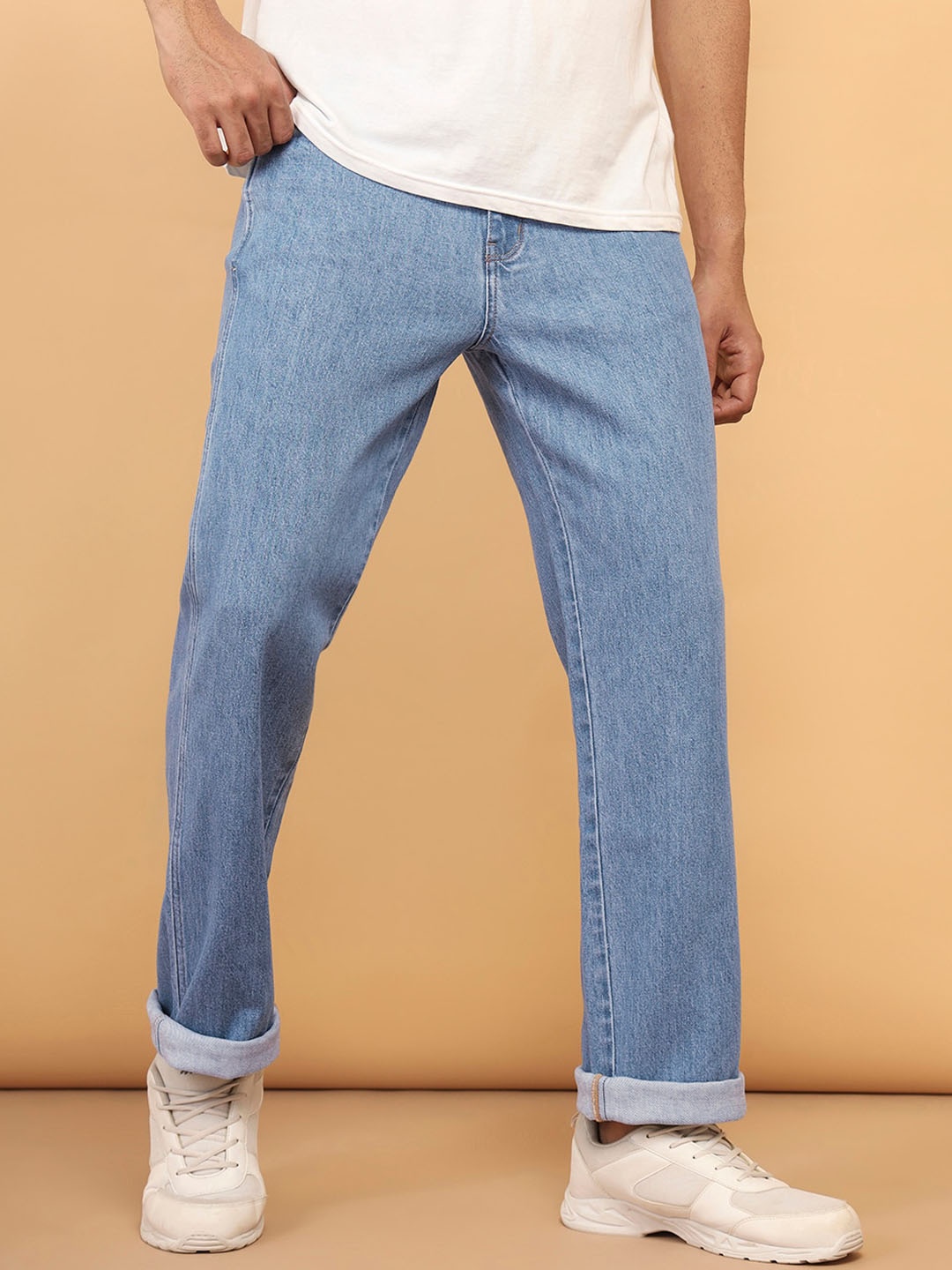 

Wrangler Men Comfort Fit Low-Rise Light Fade Clean Look Stretchable Jeans, Blue