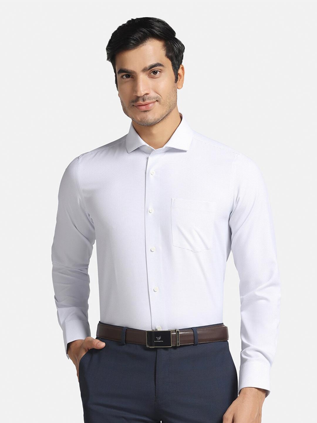 

Blackberrys Men Textured Formal Slim Fit Wrinkle-Resistant Shirt, White