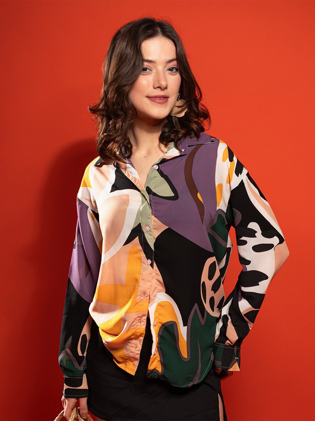 

Stylecast X Hersheinbox Black Oversized Abstract Printed Casual Shirt