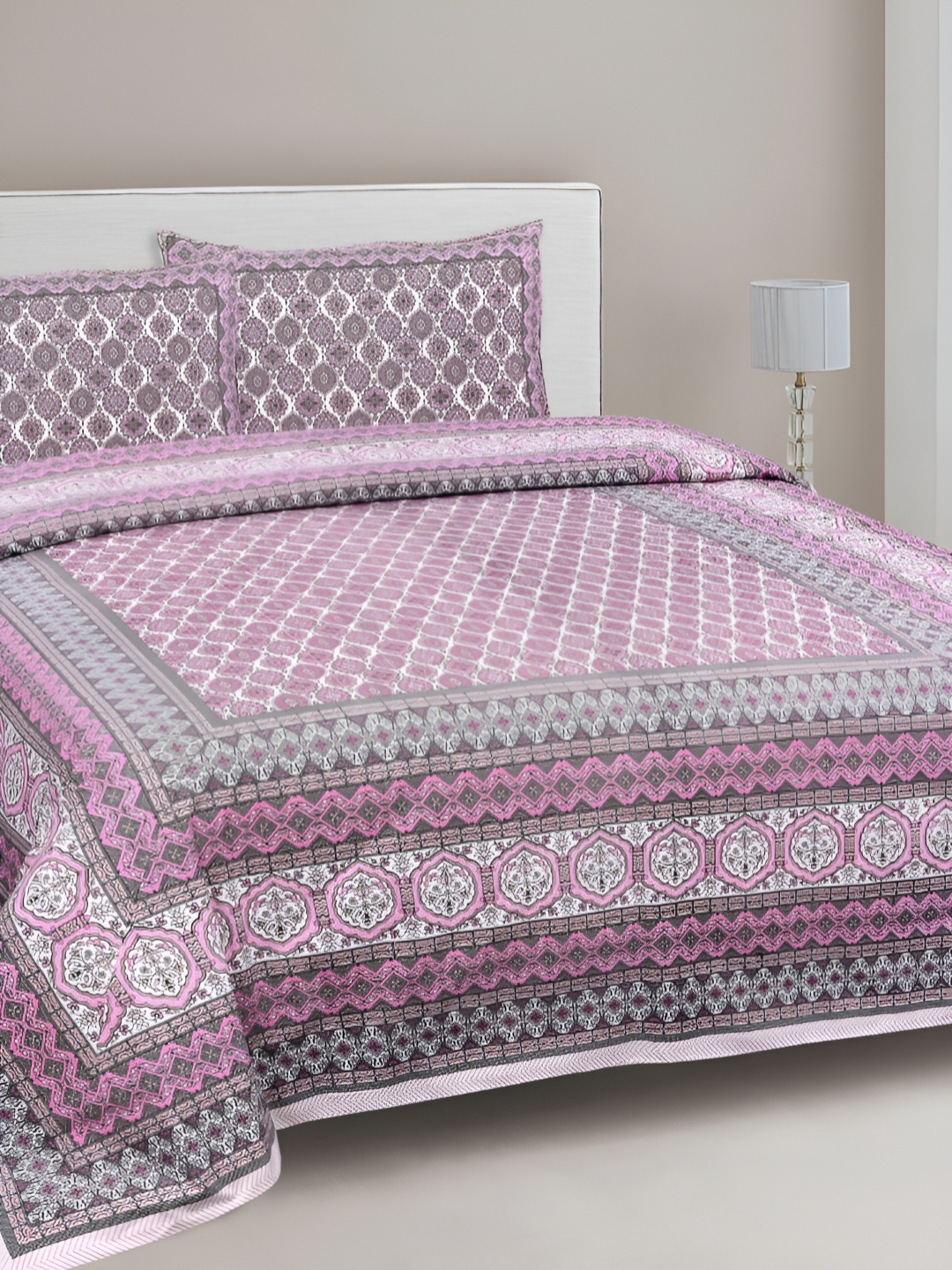 

FABROLI Pink & White Geometric Cotton 300 TC King Bedsheet with 2 Pillow Covers