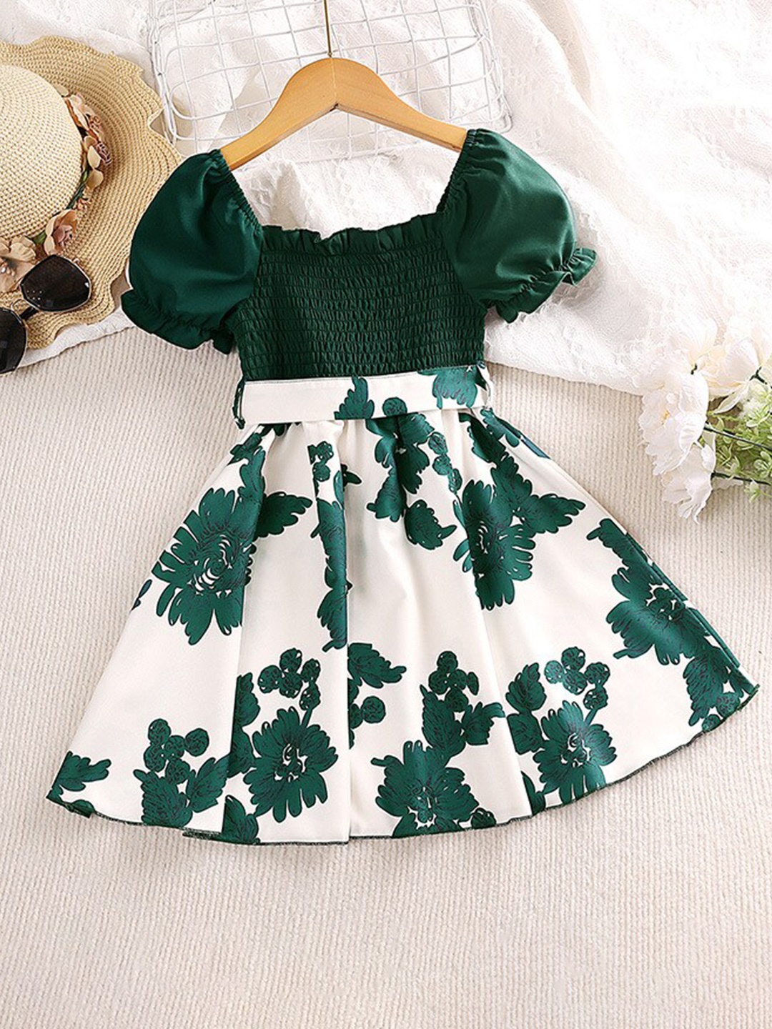 

StyleCast Girls Green & White Floral Print Puff Sleeve Smocked Fit & Flare Dress