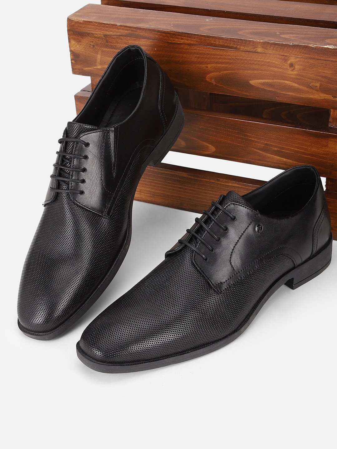 

Van Heusen Men Textured Round Toe Leather Formal Derbys, Black